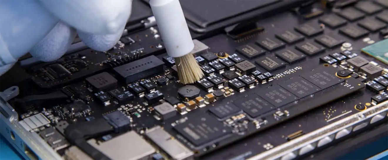 Чистка Apple MacBook от пыли в Новокуйбышевске | Замена термопасты